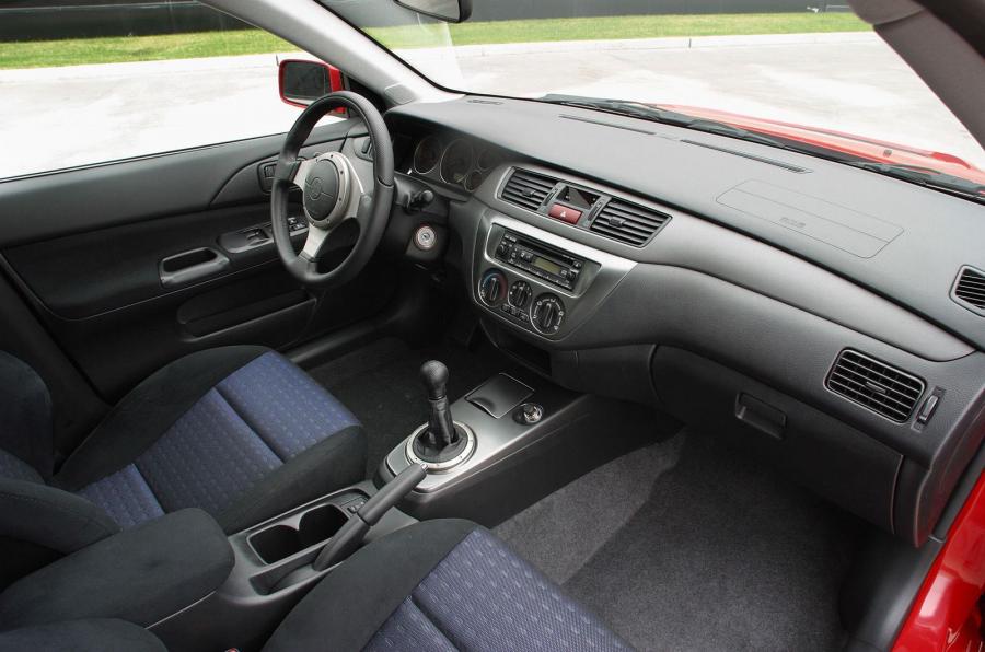  Mitsubishi Lancer Evolution VIII 2003 года  (фото 9 из 58)